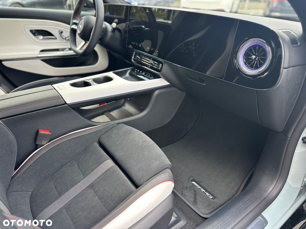 Mercedes-Benz CLA - 14