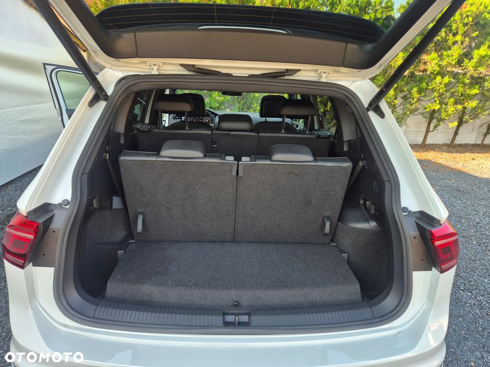 Volkswagen Tiguan 2.0 TDI SCR 4MotION DSG R-Line - 28