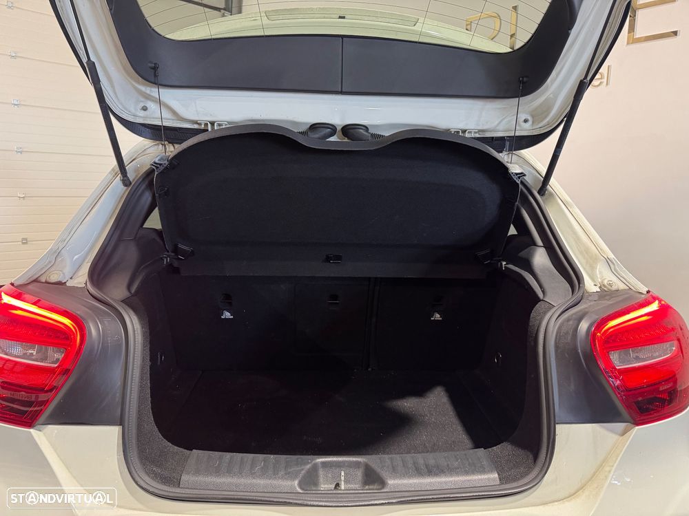 Mercedes-Benz A 180 CDI BE AMG Line - 10