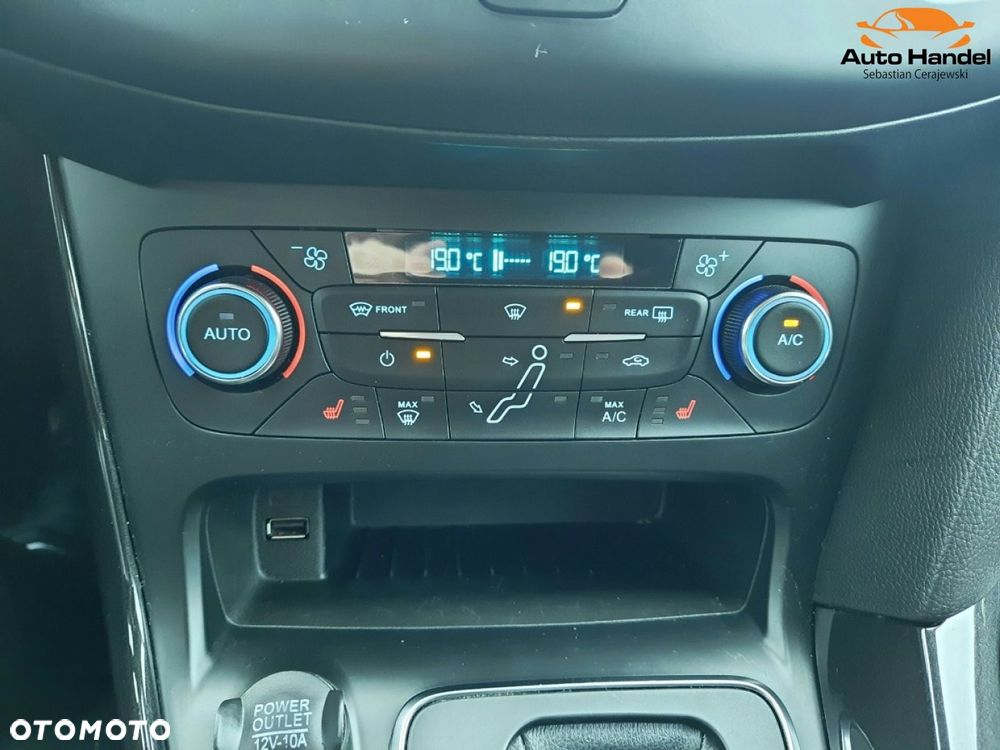 Ford Focus 1.5 EcoBlue Start-Stopp-System TITANIUM - 24