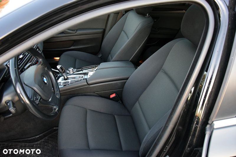 BMW Seria 5 520d Sport - 10
