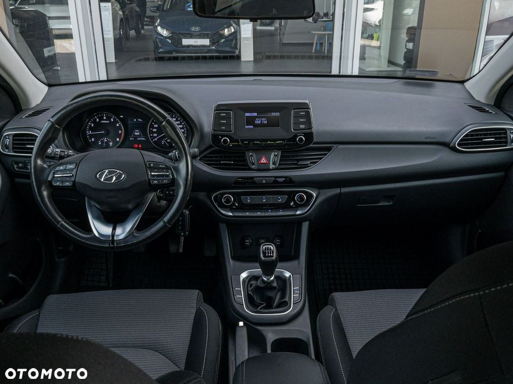 Hyundai i30 1.5 DPI Modern - 10