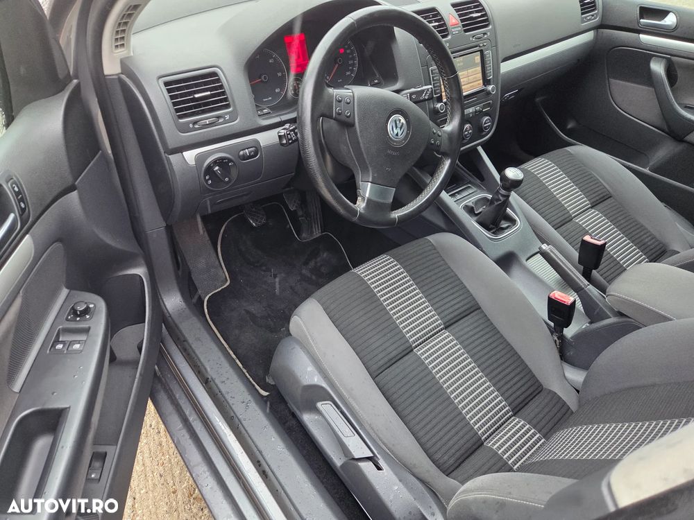 Volkswagen Golf - 11