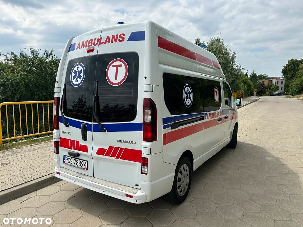 Renault Trafic Karetka Ambulans Ambulance Sanitarny EN1789 - 6