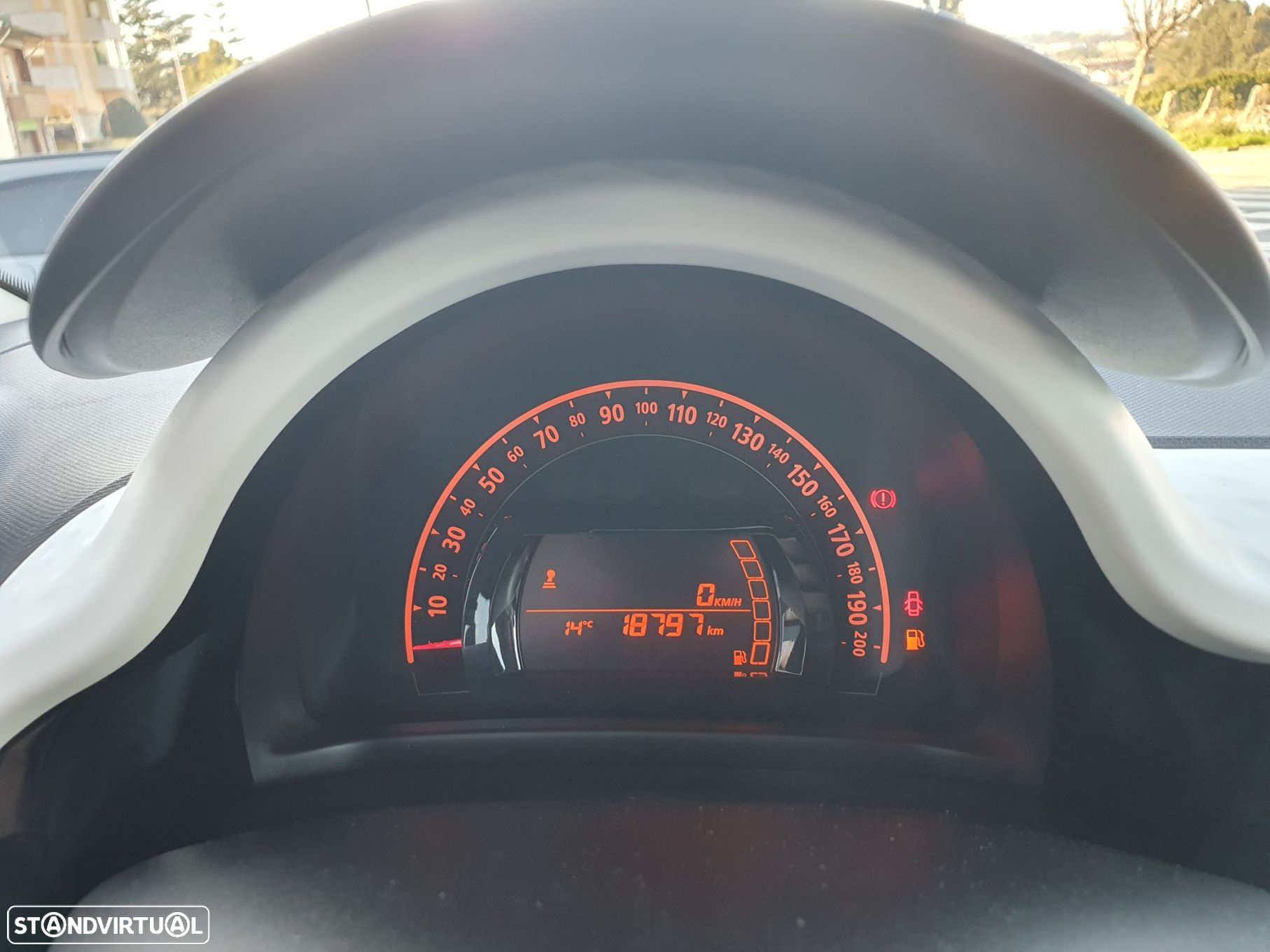 Renault Twingo 1.0 SCe Equilibre - 9