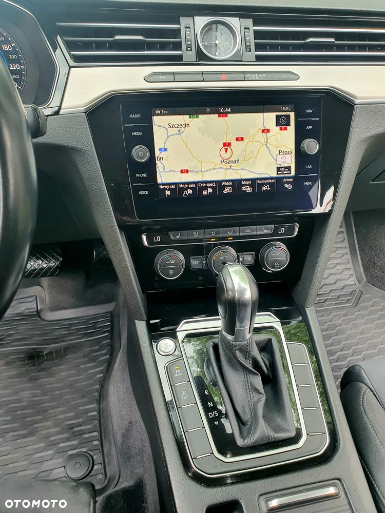 Volkswagen Passat - 21