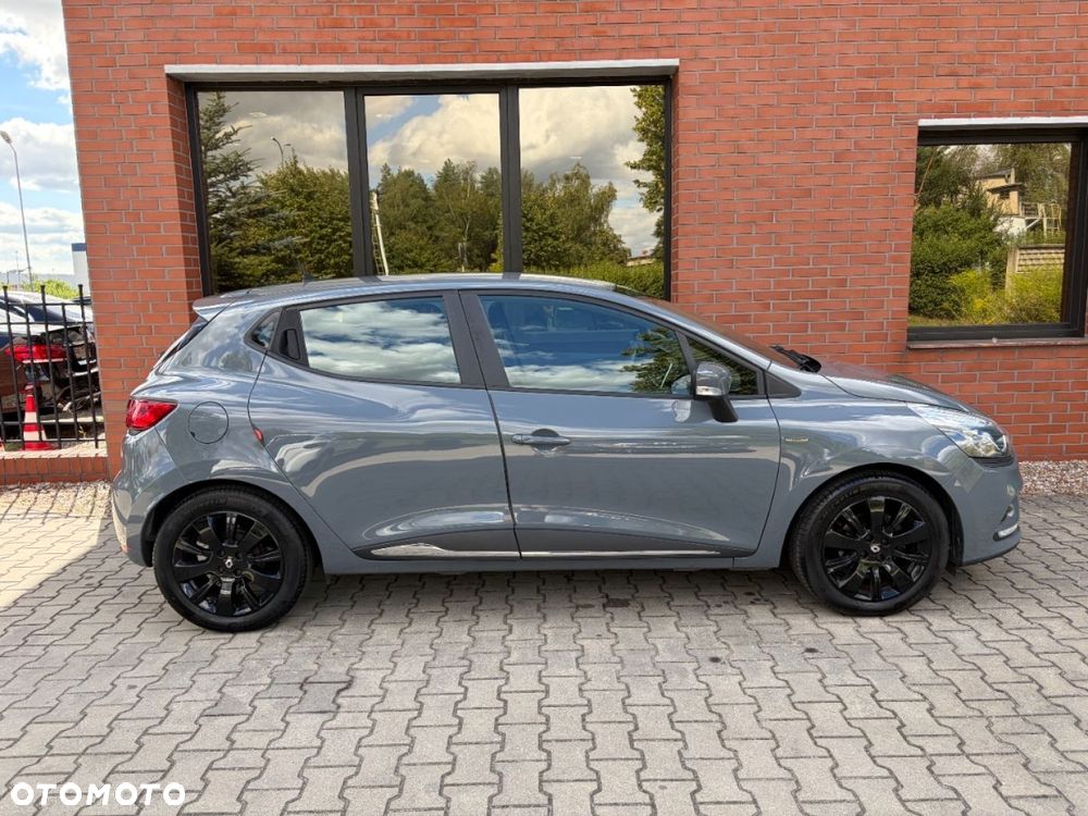Renault Clio 1.2 16V Life - 25
