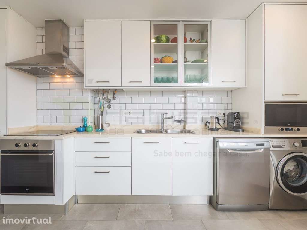 T2 na Parede totalmente remodelado com arrecadação - Grande imagem: 5/27