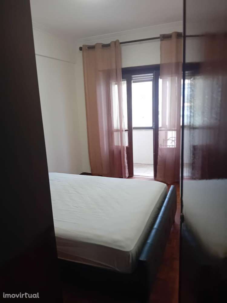 Apartamento T2 em Águas Livres – Amadora (ocupado indevidamente) - Grande imagem: 5/9