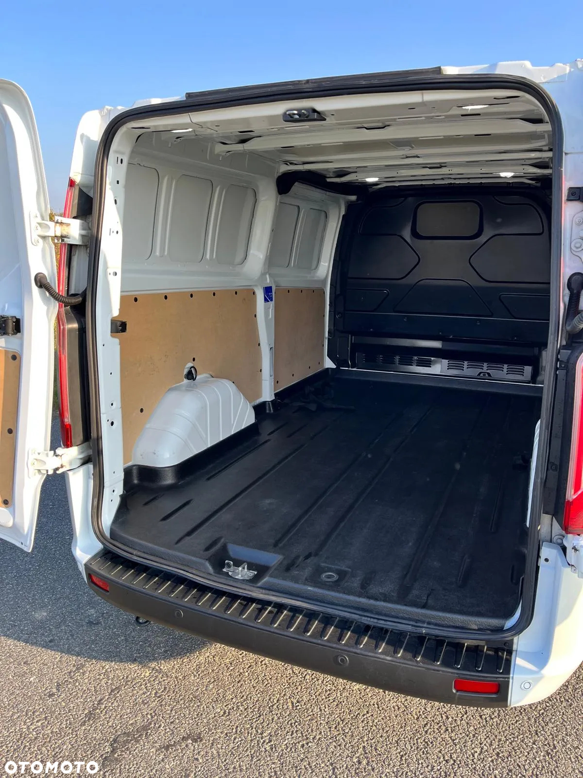 Ford TRANSIT CUSTOM - 7