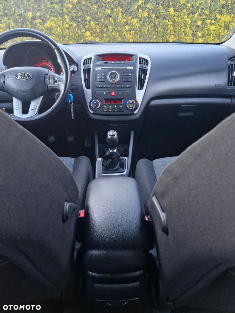 Kia Ceed - 19