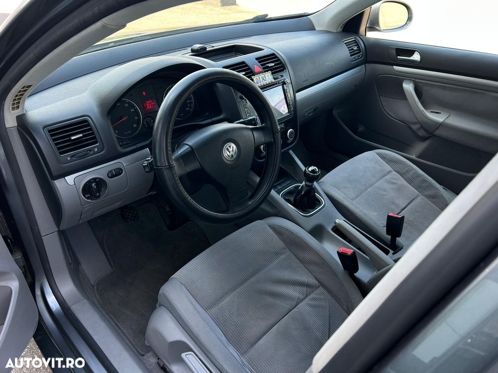 Volkswagen Jetta 1.6 Comfortline - 11