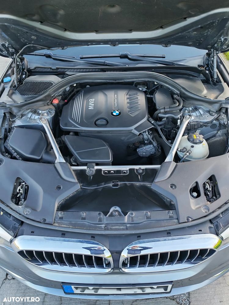 BMW Seria 5 520d Aut. Luxury Line - 37