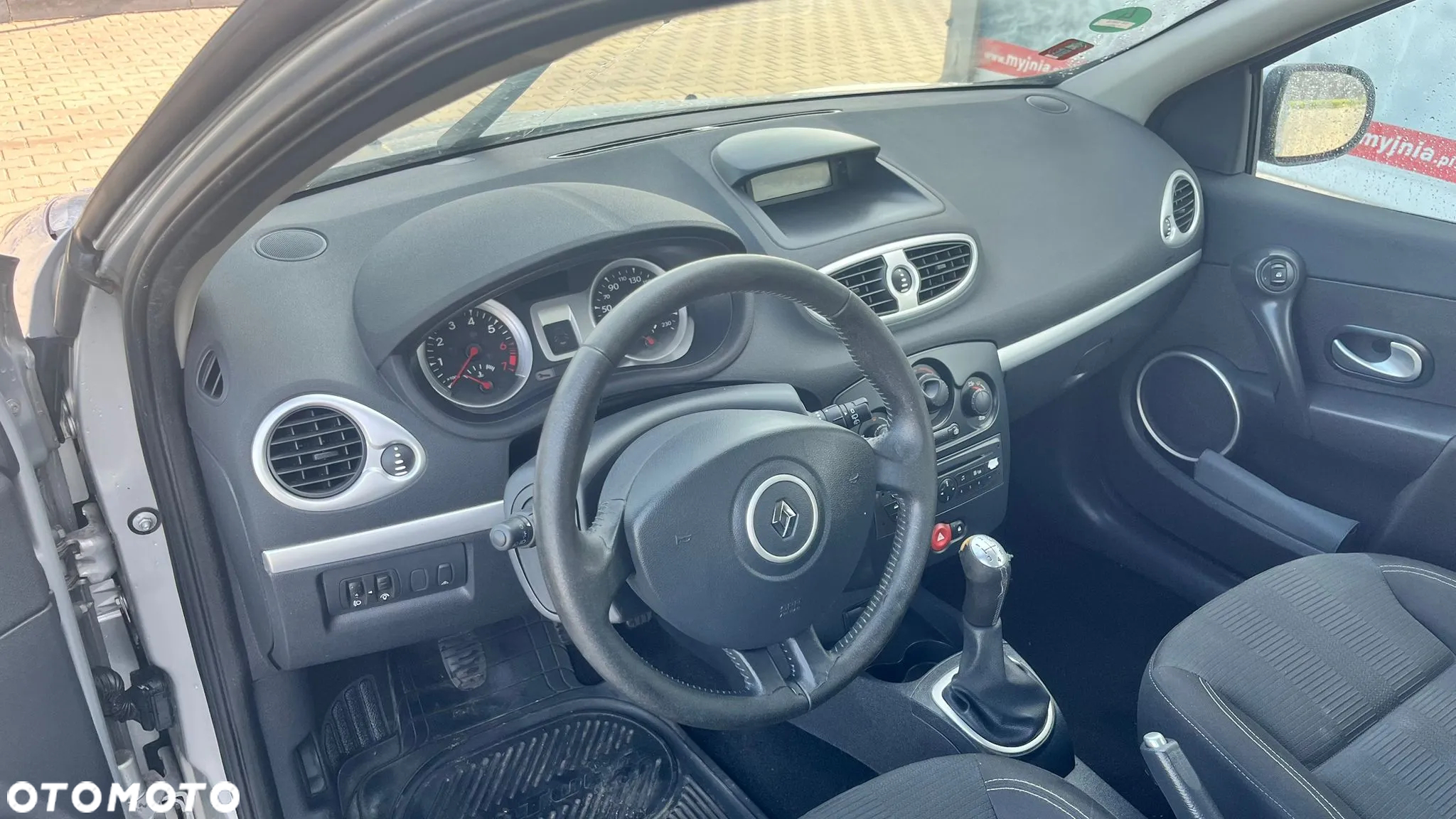 Renault Clio 1.2 16V TCE Alize Euro5 - 13