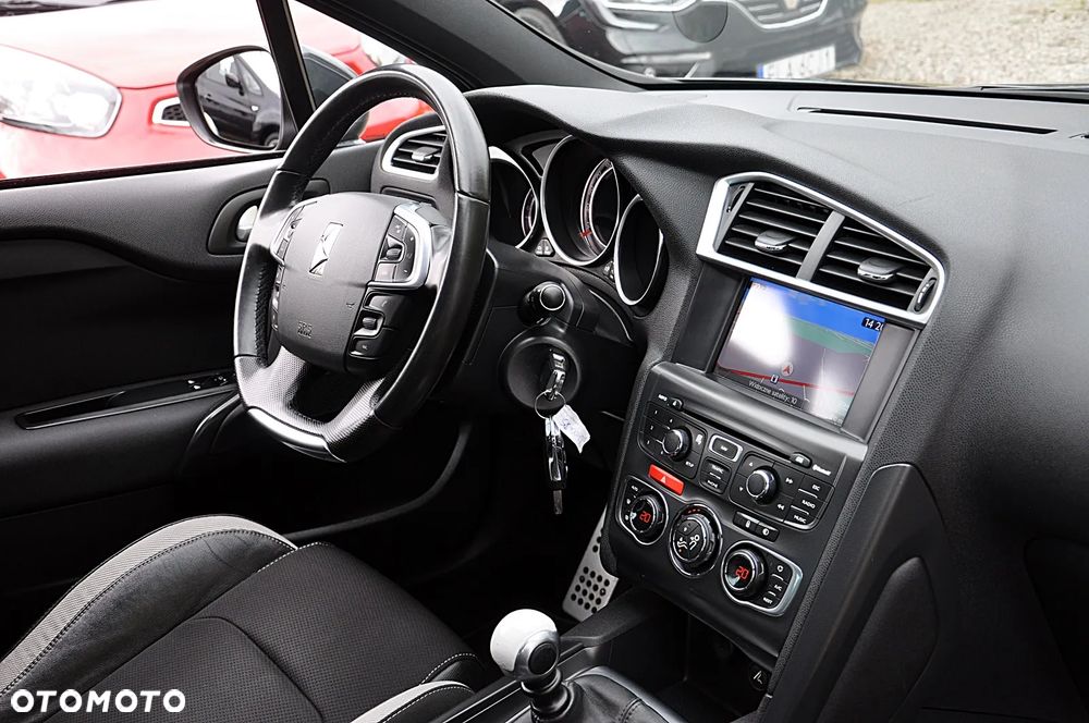 Citroën DS4 1.6 HDi SoChic - 25