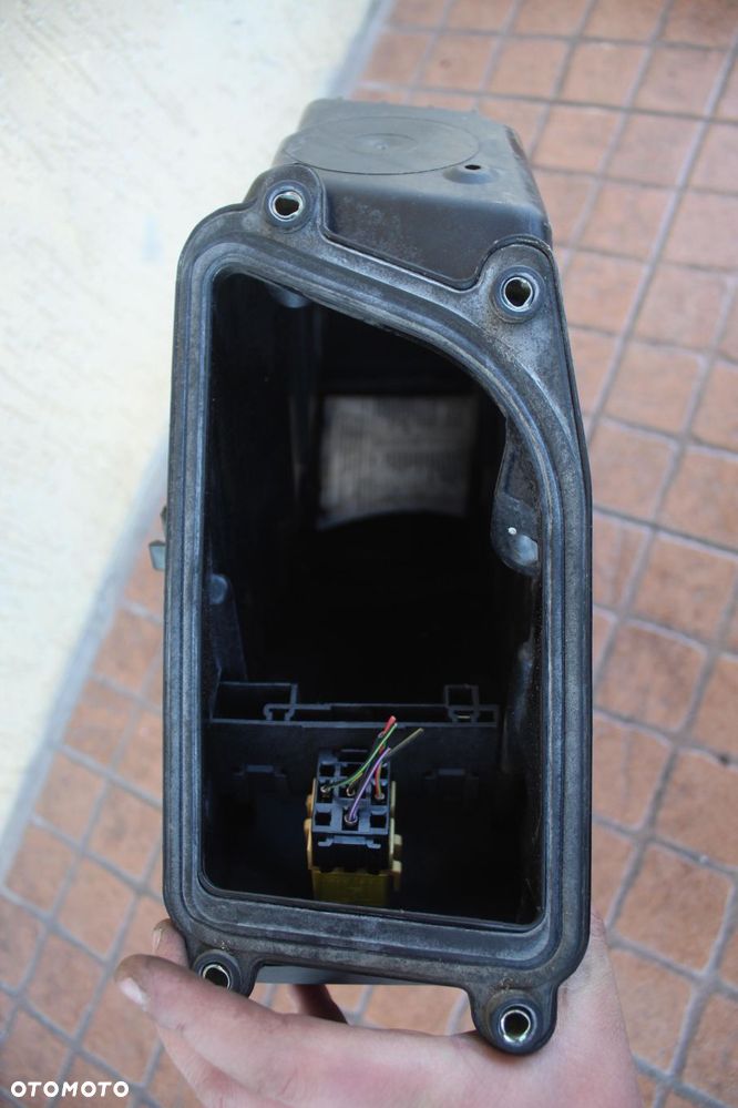 OBUDOWA SKRZYNKI BEZPIECZNIKOW MERCEDES W210 2105400250 - 3