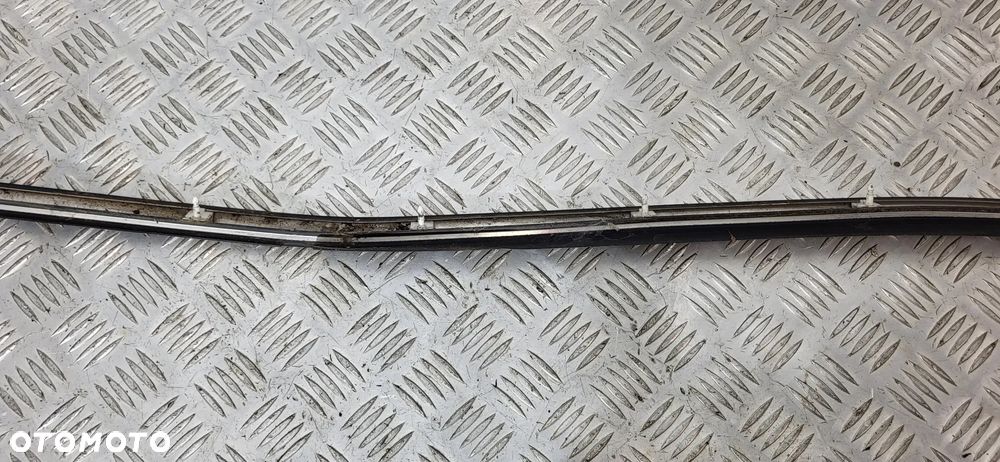 Nissan Terrano II Listwa Szyby Prawy Tył 3D - 4