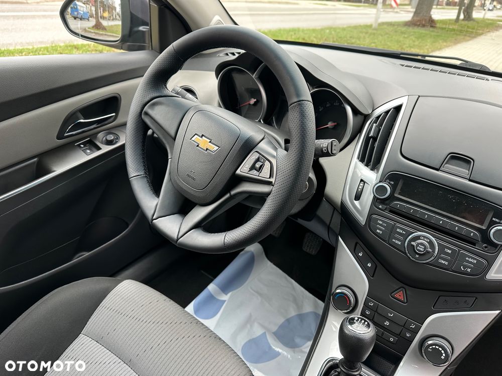 Chevrolet Cruze 1.6 LT - 18