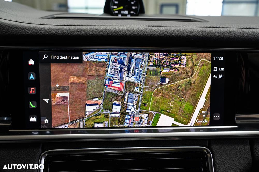 Porsche Panamera 4 E-Hybrid - 16