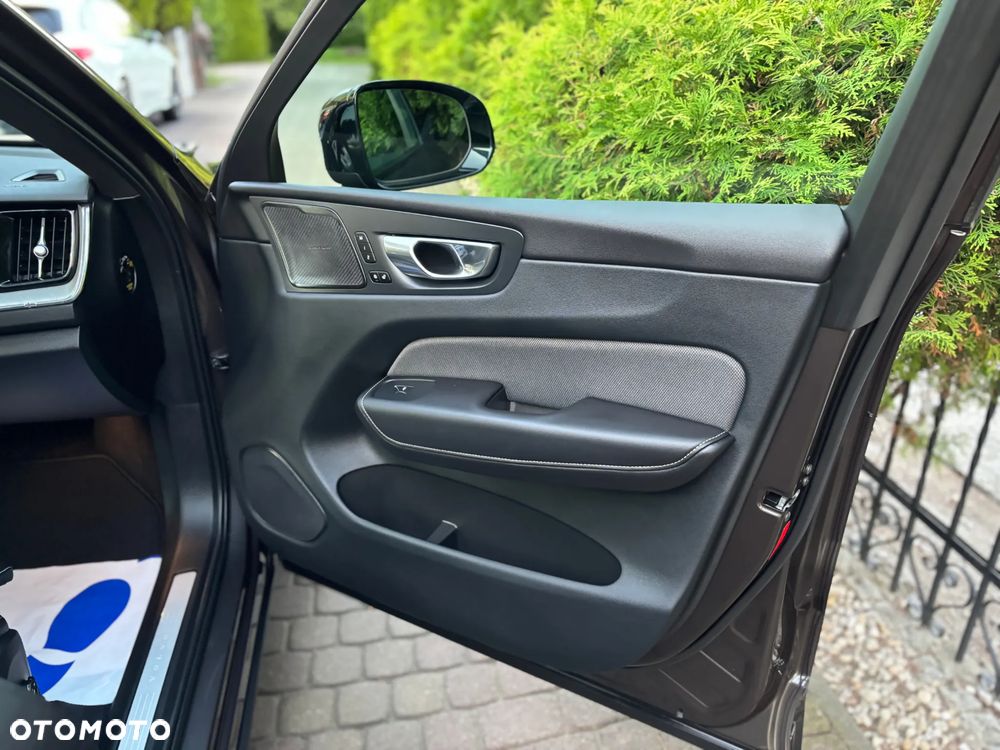 Volvo XC 60 B4 D AWD Geartronic RDesign - 14