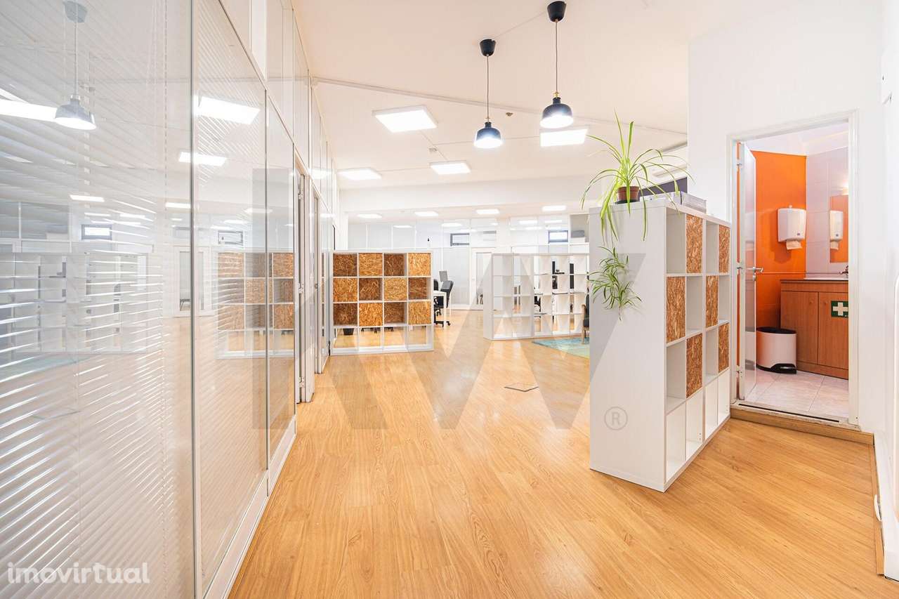 Arrendamento de Escritório, 200 m2, em Linda-a-Velha - Oeiras - Grande imagem: 2/9