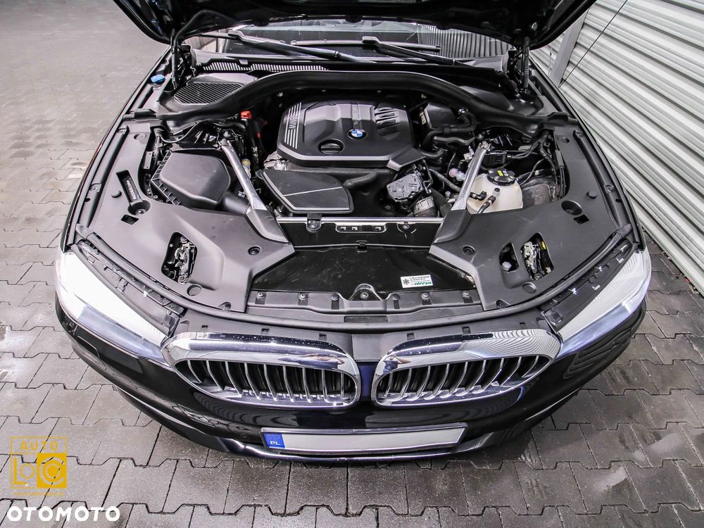 BMW Seria 5 518d - 14