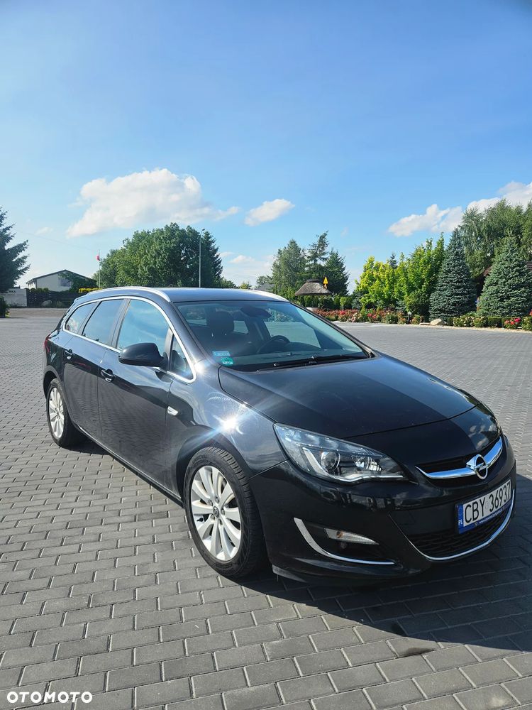 Opel Astra 2.0 CDTI DPF SportsTourer Exklusiv - 2