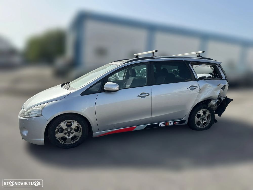 Mitsubishi Grandis 2.0 DI-D de 2010 para peças - 5