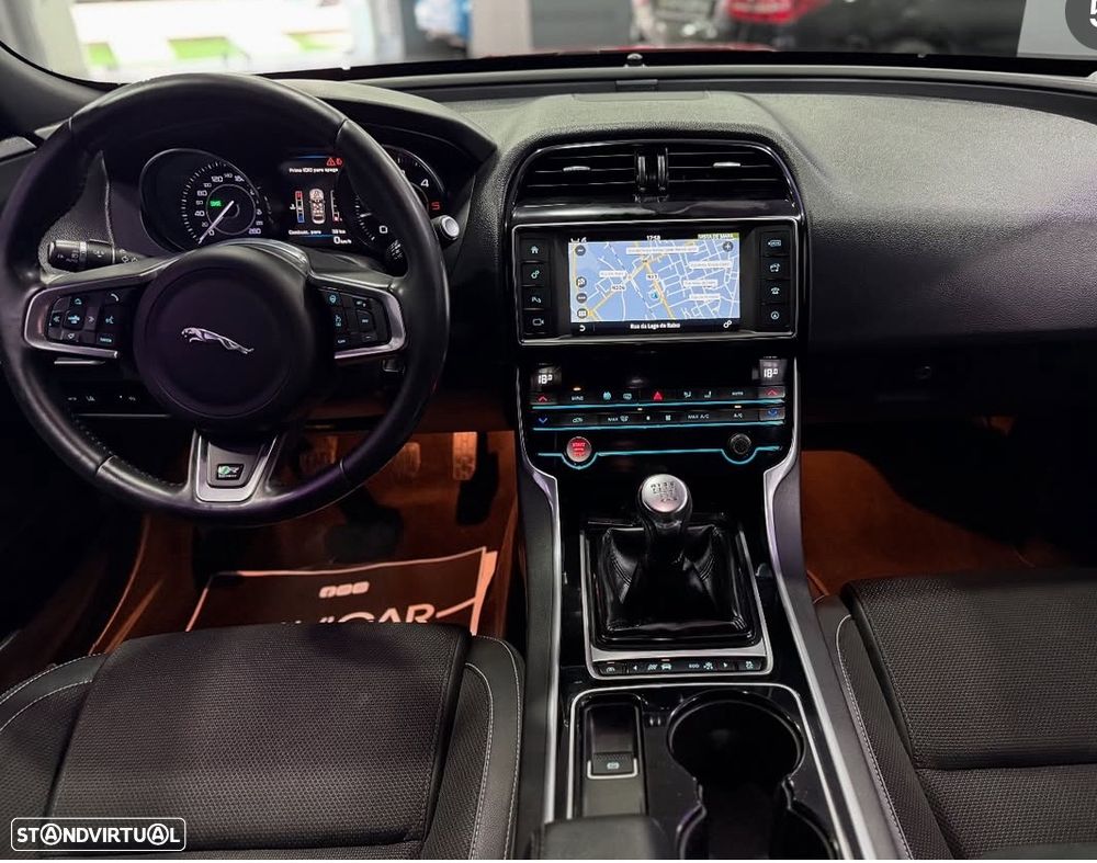 Jaguar XE 2.0 D R-Sport - 10