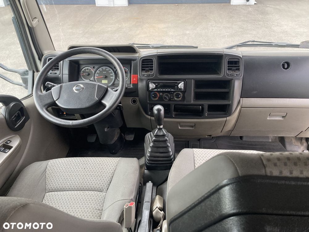 Nissan CABSTAR - 10