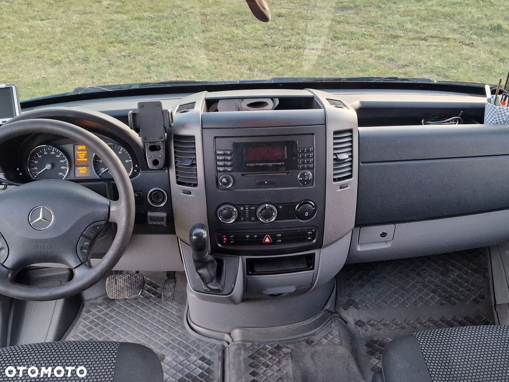 Mercedes-Benz Sprinter - 11