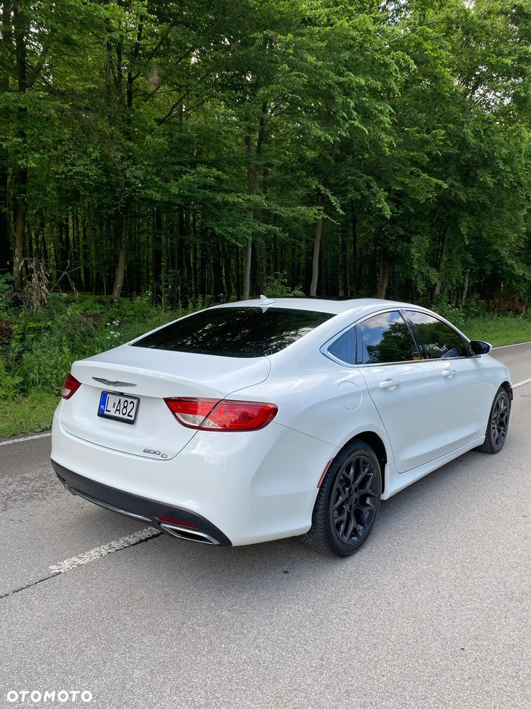 Chrysler 200 - 2