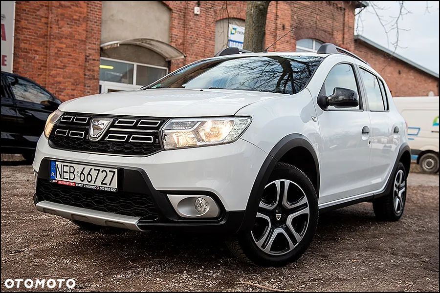 Dacia Sandero Stepway TCe 90 (S&S) Celebration - 1