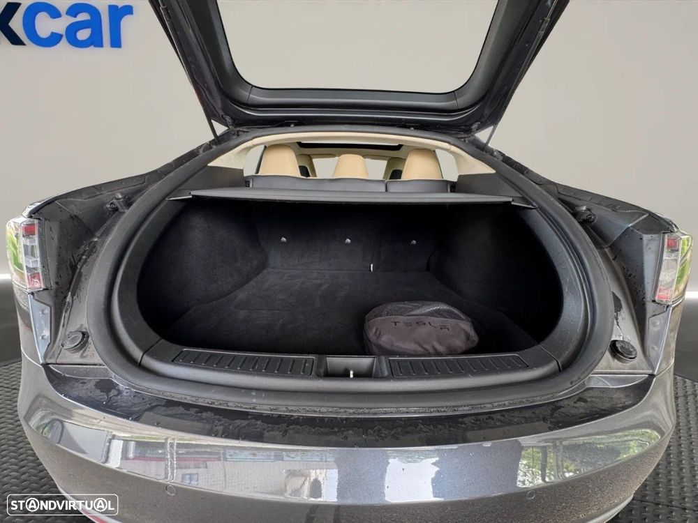 Tesla Model S - 22