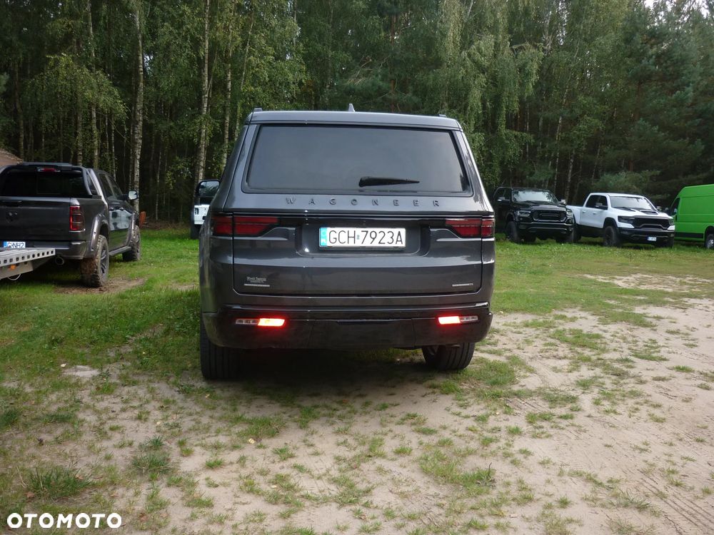 Jeep Wagoneer - 5