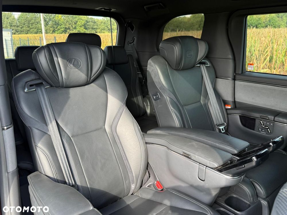 Lexus LM 350h Prestige - 23