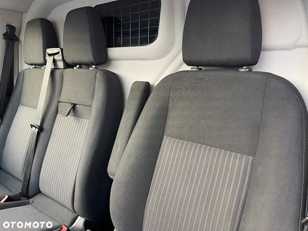 Ford Custom L2H1 - 19