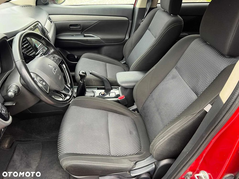 Mitsubishi Outlander - 29