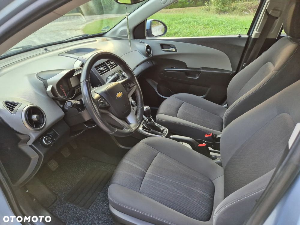 Chevrolet Aveo 1.6 LTZ - 13
