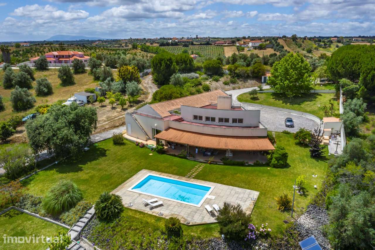 Fabulosa moradia  contemporânea com casa de convidados em Santarém - Grande imagem: 2/60