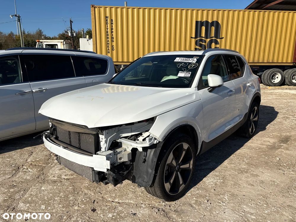 Volvo XC 40 T5 AWD Geartronic Momentum - 2