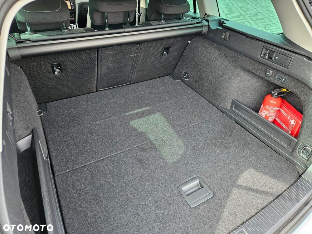 Volkswagen Passat Variant 2.0 TDI EVO Business DSG - 14