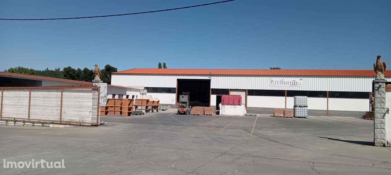Terreno Industrial com Armazéns | Maxial e Monte Redondo - Grande imagem: 3/31