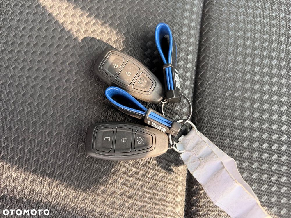 Ford Focus 1.0 EcoBoost Hybrid ST-LINE - 16