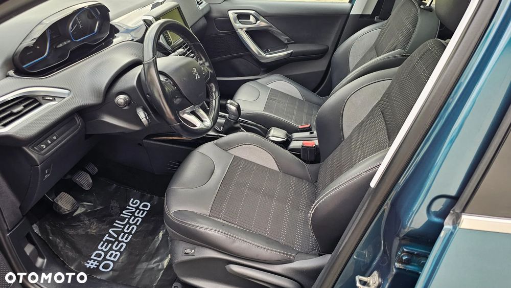 Peugeot 2008 BlueHDi 100 STOP & START Allure - 23