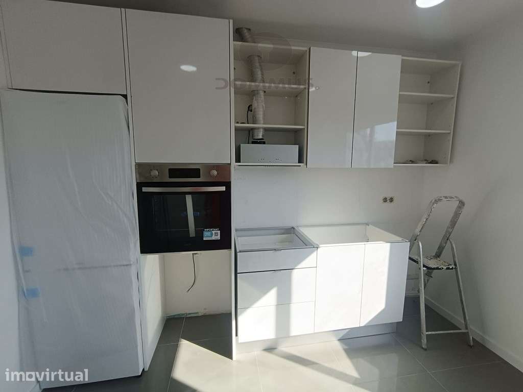 Apartamento T2 Totalmente Remodelado no Cacém - Grande imagem: 3/27