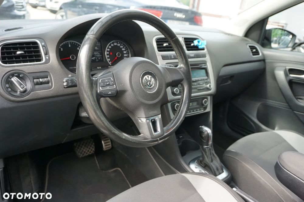 Volkswagen Polo 1.6 TDI DSG Life - 11