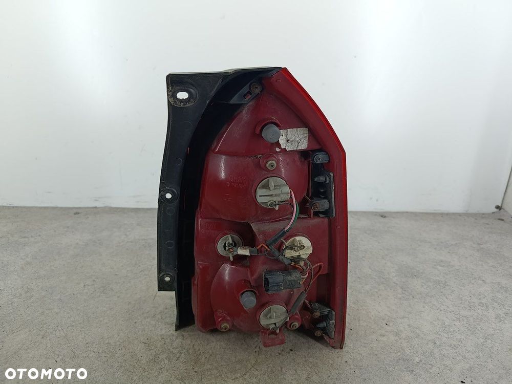 LAMPA TYLNA LEWA HYUNDAI TUCSON I 92401-2E0 - 6