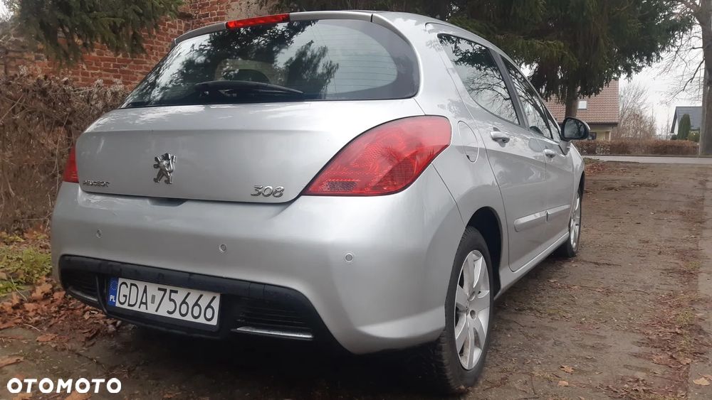 Peugeot 308 - 8
