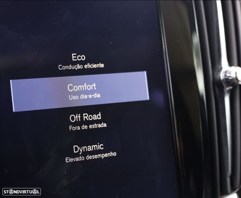 Volvo V90 Cross Country 2.0 D4 Pro AWD Geartronic - 26